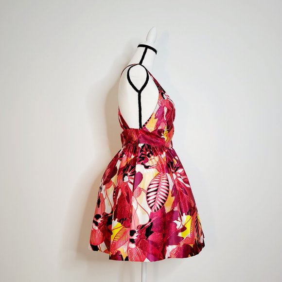 Romeo & Juliet Couture Summer Mini-Dress - Picture 4 of 16
